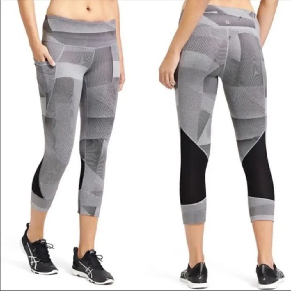 Athleta Surge Relay 2.0 Capri Gray Black M